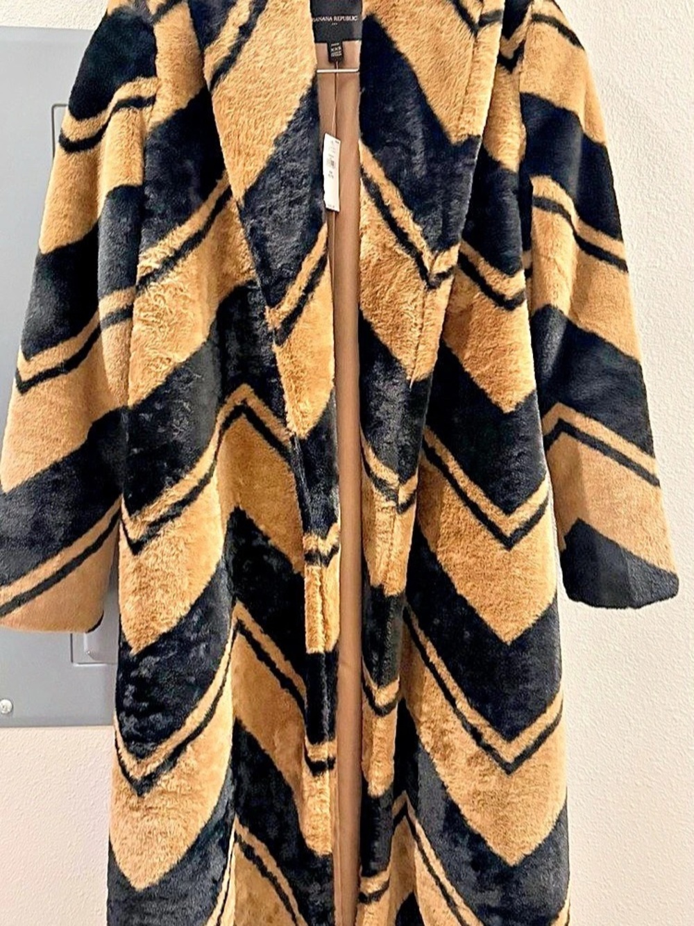 Banana Republic Black and Tan Chevron Faux-Fur Coat XXS Petite